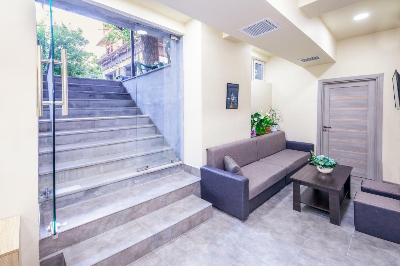 Metro Hostel Erywań Zewnętrze zdjęcie